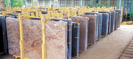 Multicoloured Crated Granite Slabs Image